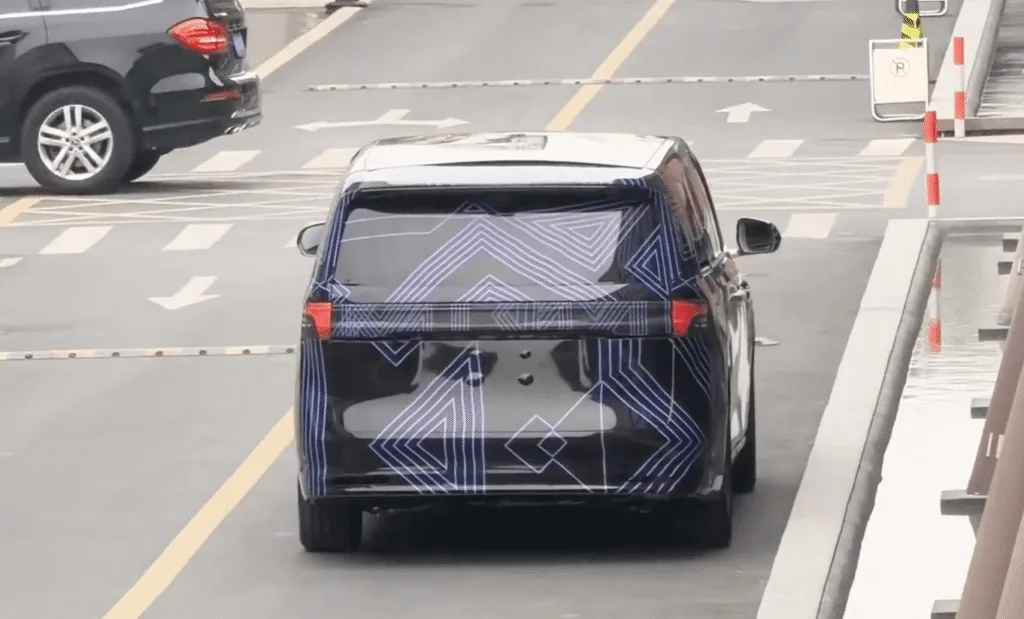 luxeed v9 szpiegowskie zdjęcie