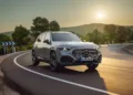 Kanciasty Mercedes wraca do gry i celuje prosto w Teslę Model Y. Oto nowy Mercedes GLB EQ