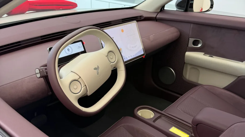 nio firefly wnętrze