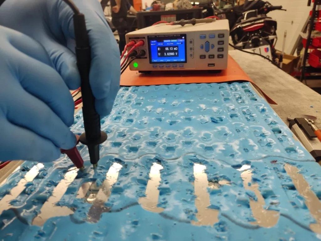 tesla lg cells vs panasonic ev clinic 01