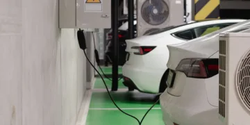 ladowanie ev w domu gniazdko