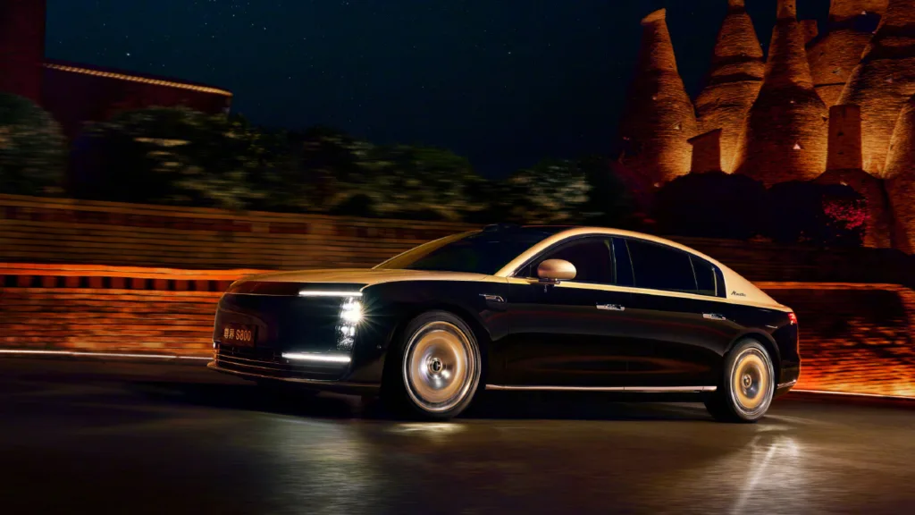 Niemieccy giganci na kolanach. Luksusowa limuzyna Huawei miażdży Maybacha i Porsche w Chinach