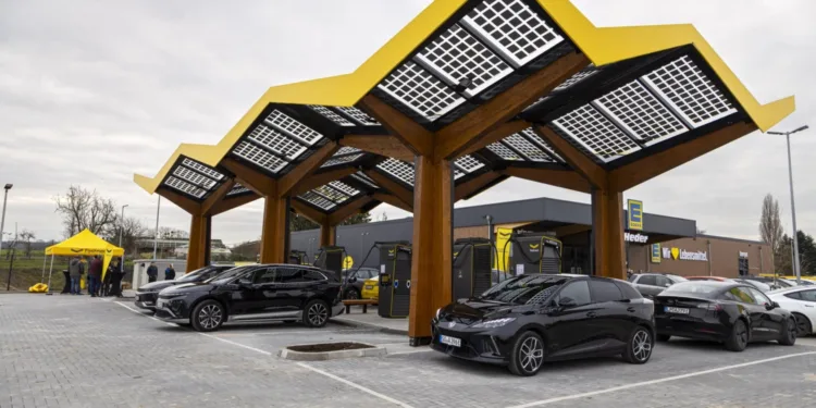 Fastned Niemcy Stacja Ladowania