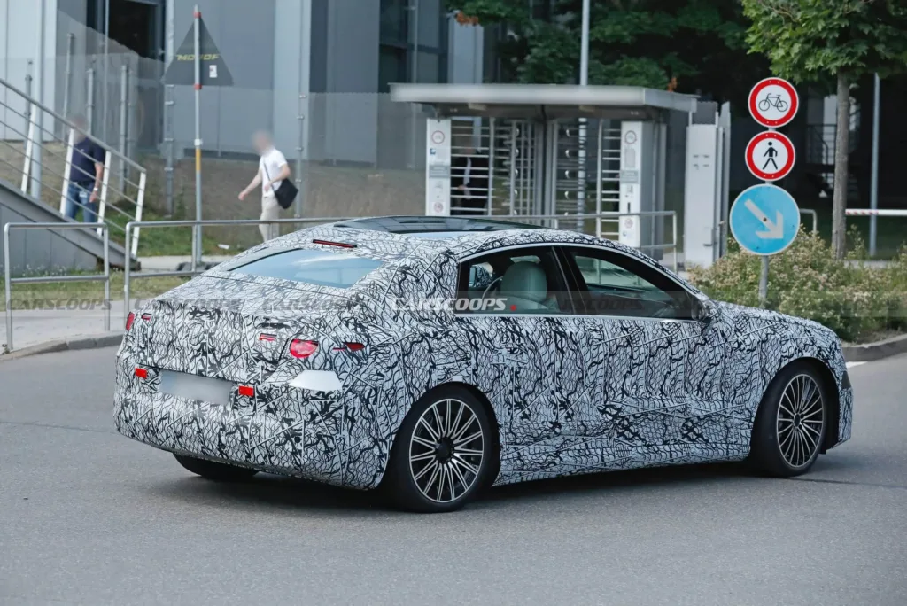 Mercedes C Klasa Eq Szpiegowskie Zdjecia 05