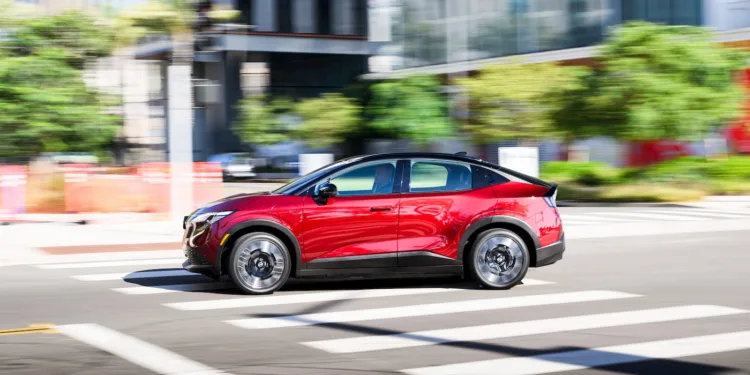 mitsubishi ev nissan leaf