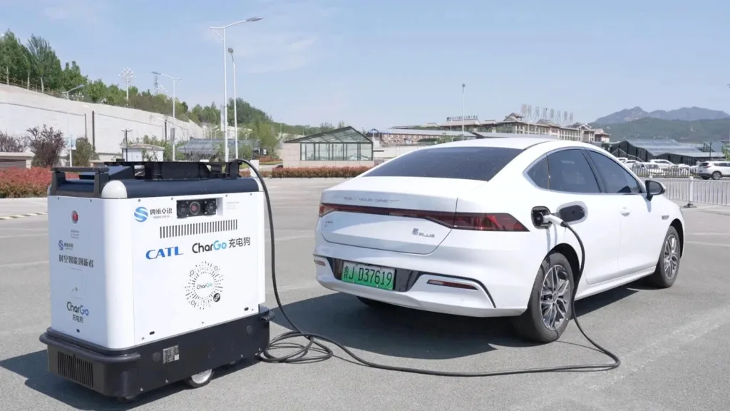 Robot ładujący Catl Chargo 01