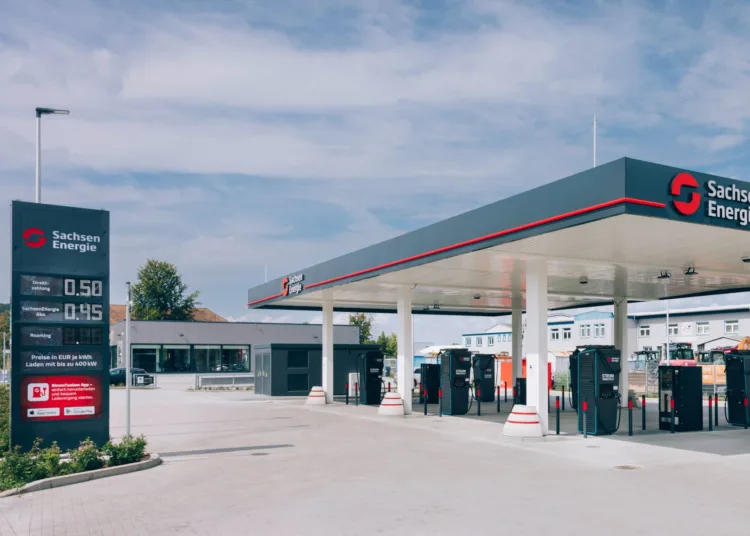 Stacja Ladowania Sachsen Energie Z Pylonem