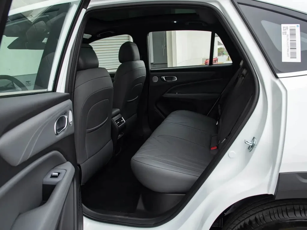 Geely Boyue EREV SUV 07