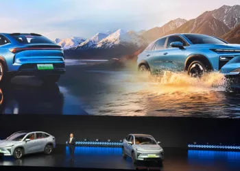 Geely Boyue EREV SUV Premiera 01