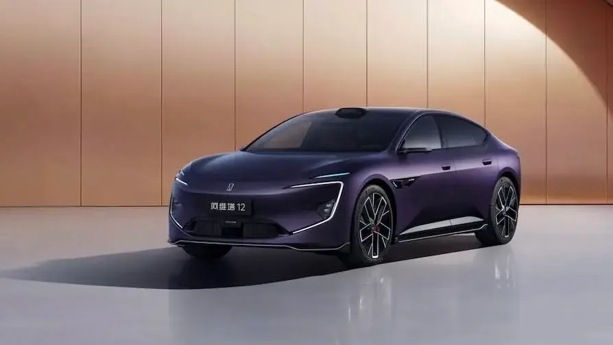 Avatr 12 Odswiezony 01