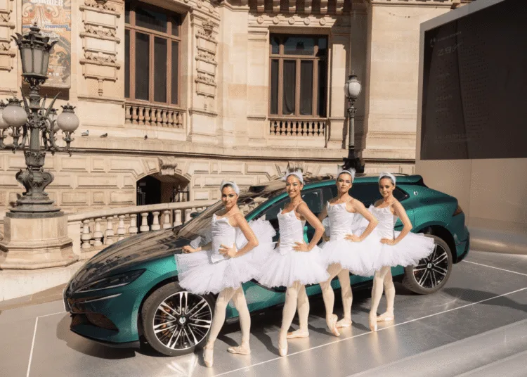 Denza Z9 Gt Premiera 01