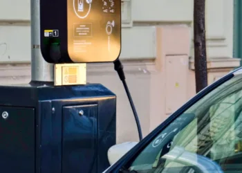 Lampy ładowarki Ev W Pradze