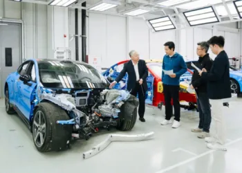 Xiaomi Su7 Rozebrany Na Czesci 01