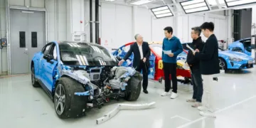 Xiaomi Su7 Rozebrany Na Czesci 01