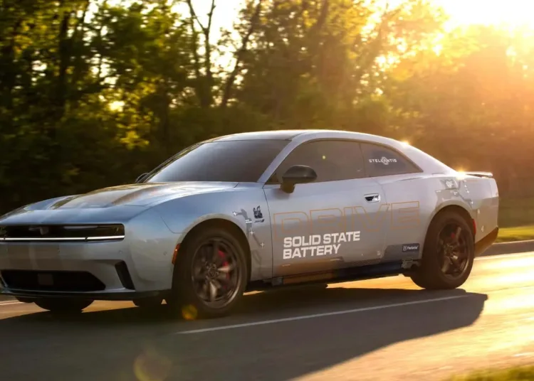 Dodge Charger Daytona Z Baterią Solid State Factorial