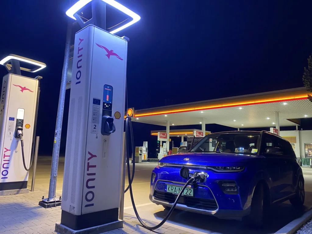 Elektrykiem Do Saint Tropez, Marcin Hałat, Kia E Soul 81