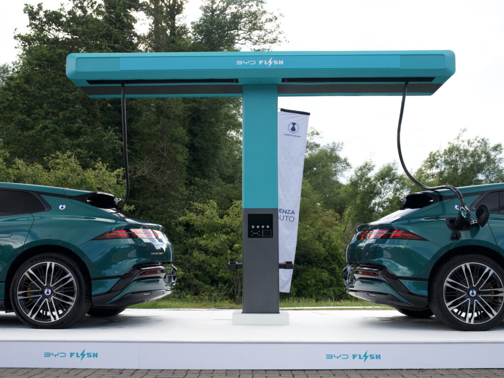 Byd Flash Charging ładowarka