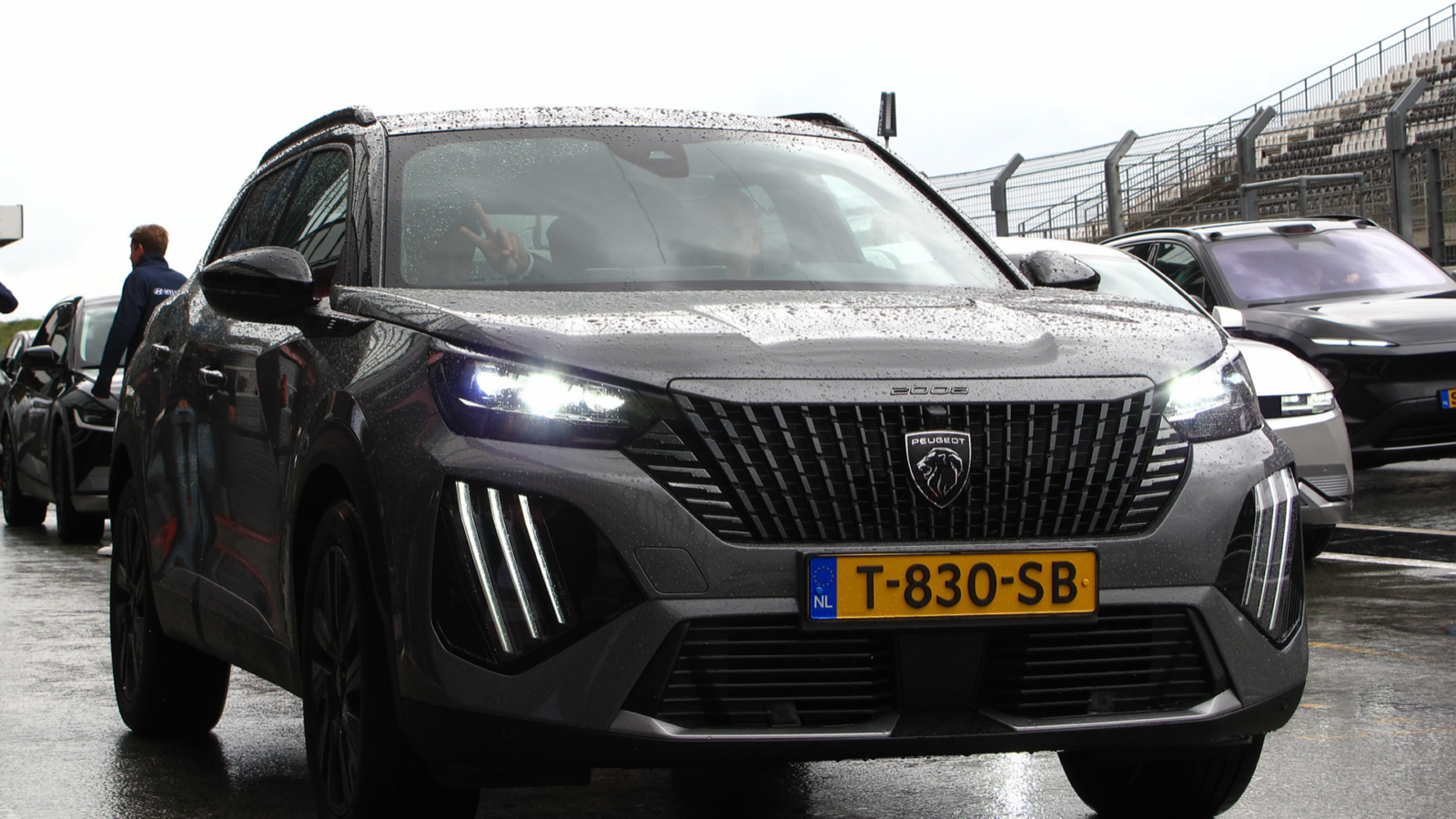 Peugeot e-2008