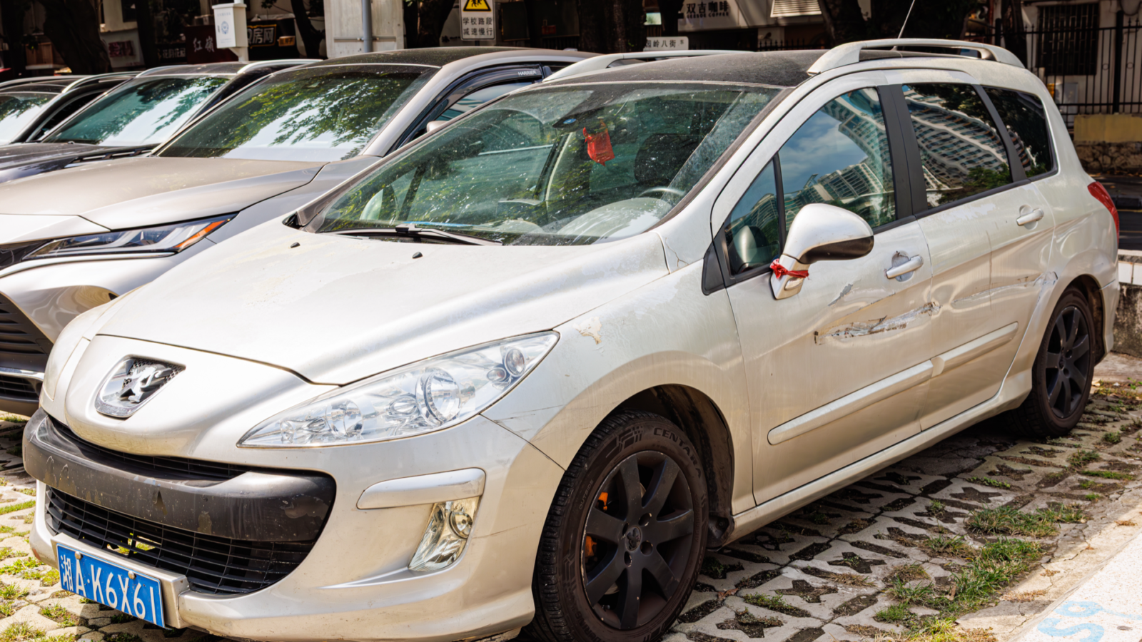 Peugeot e-308