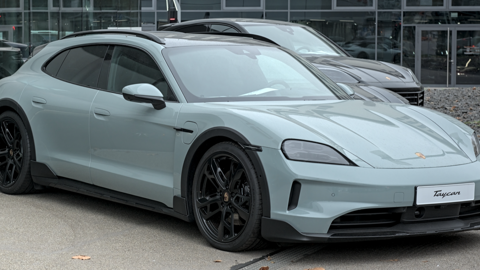 Porsche Taycan Turbo S Cross Turismo