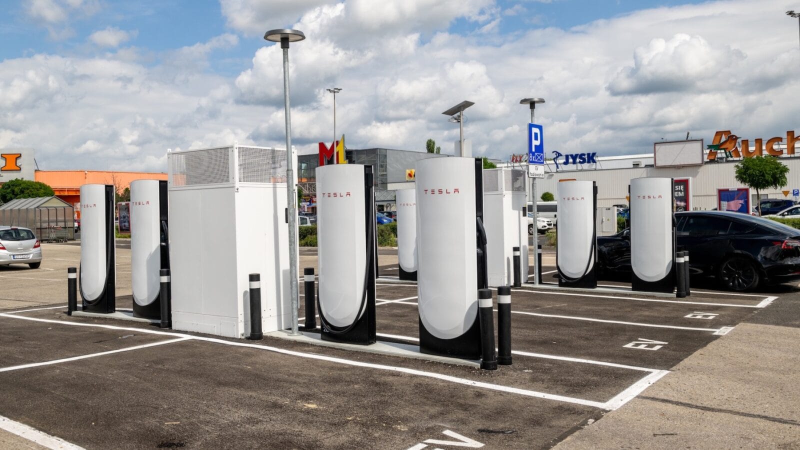 Tesla Suc Bytom