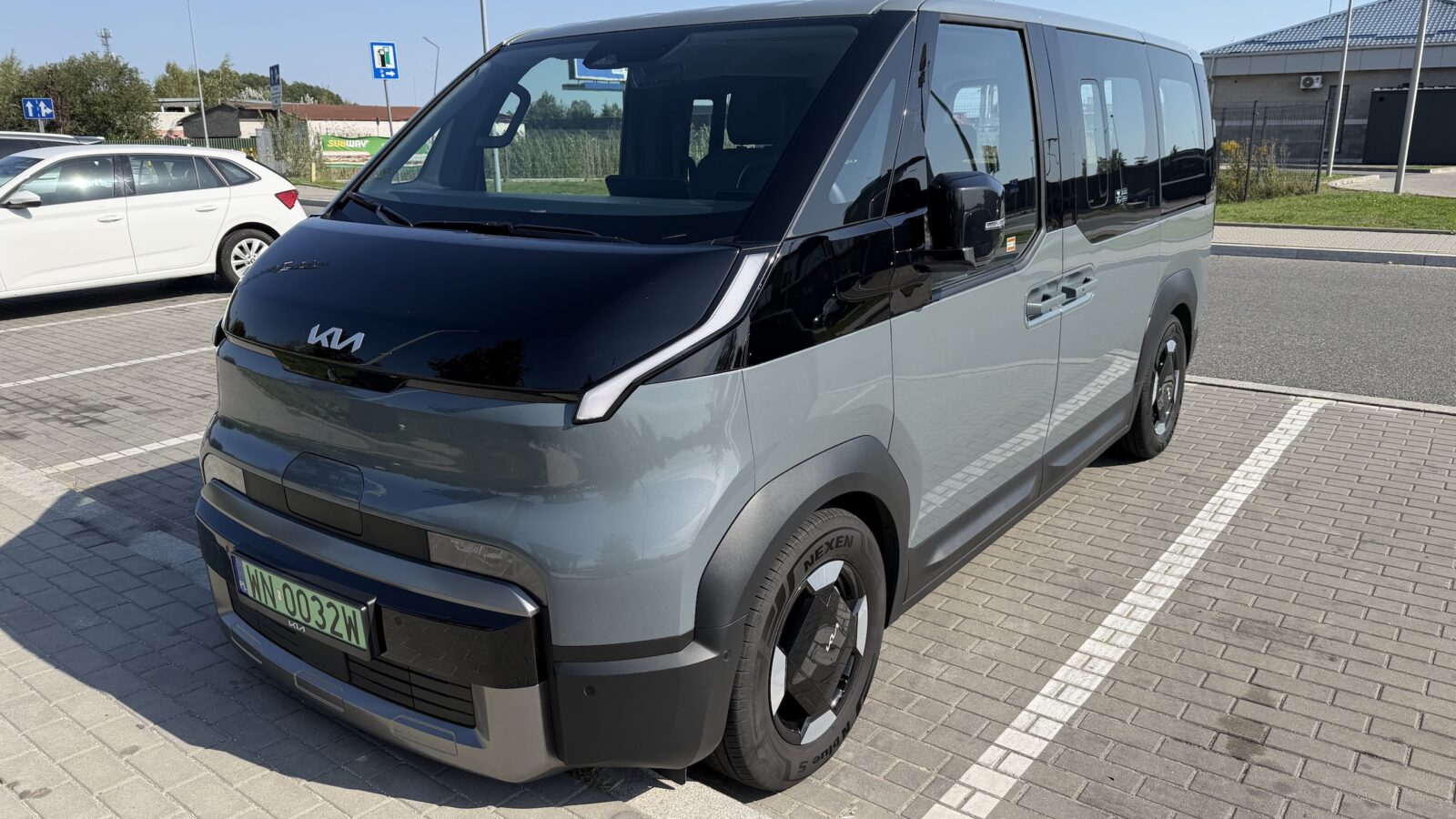 Kia Pv5 2