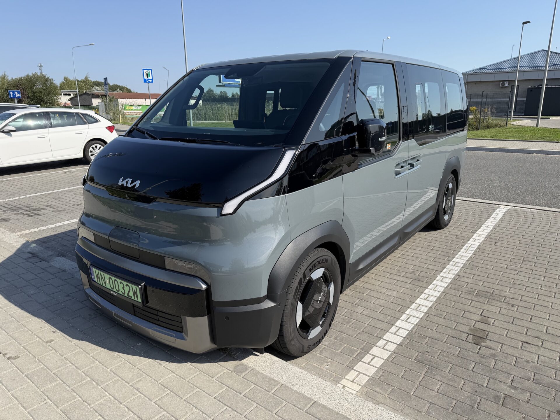 Kia Pv5 2
