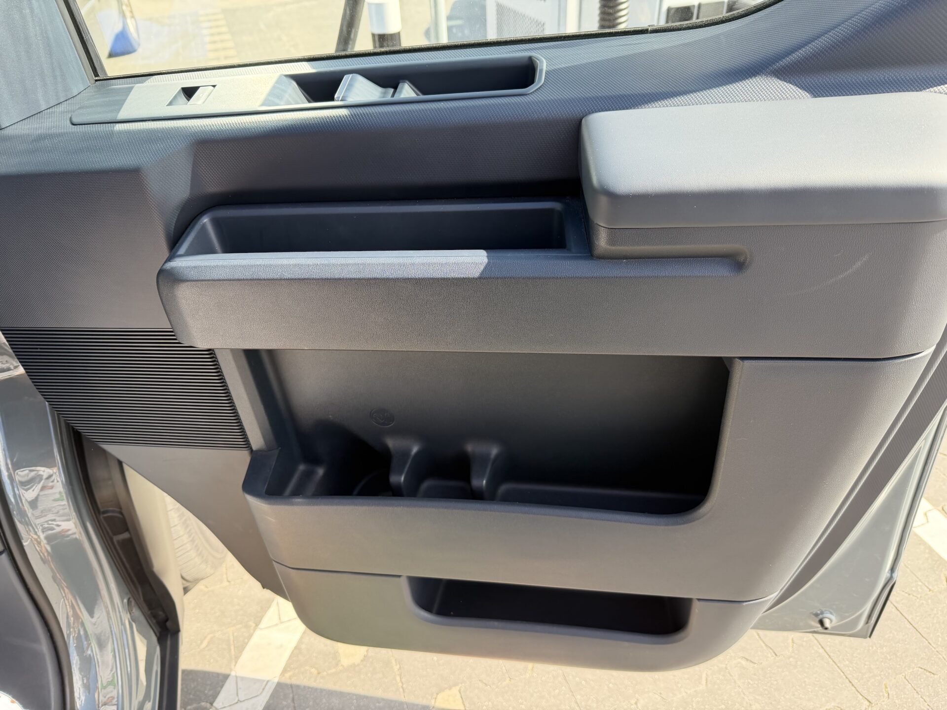 Kia Pv5 31