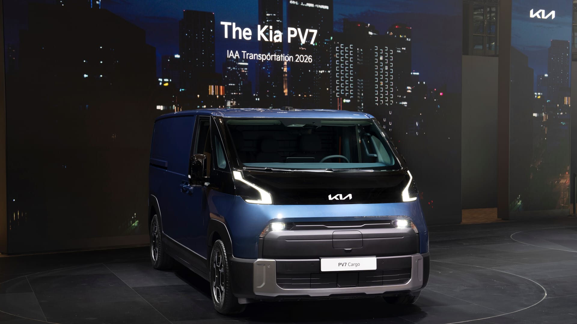 Kia Pv7 Cargo Premiera 3
