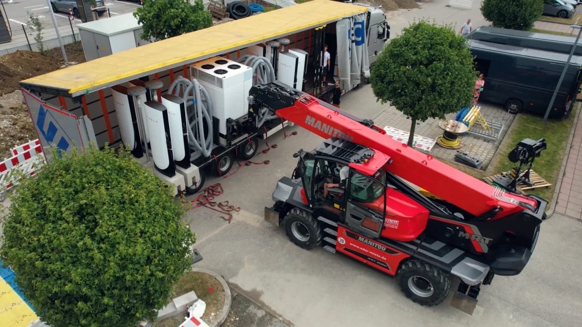 Tesla Rozkładany Supercharger 2