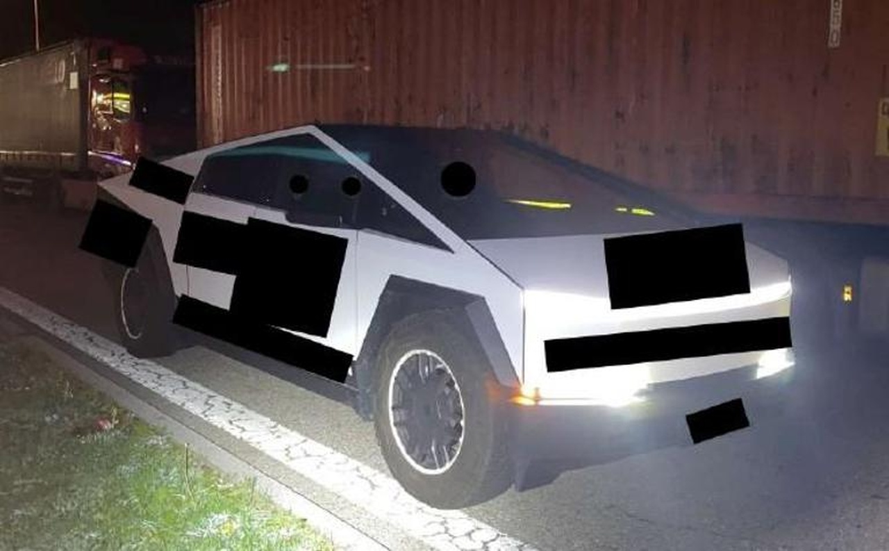 Tesla Cybertruck Zatrzymana W Niemczech Policja Hohenbrunn