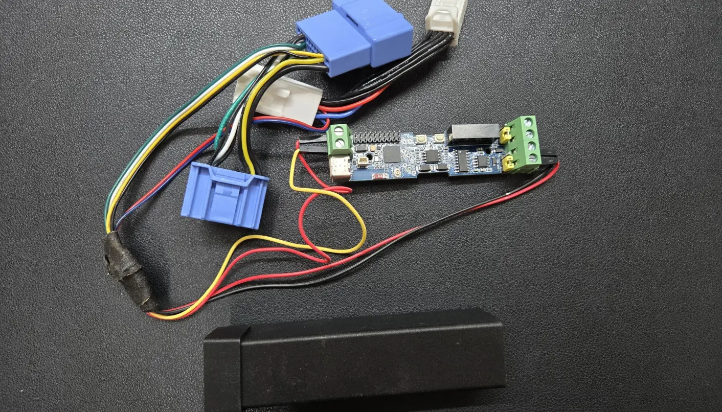 Urządzenie Do Aktywowania Tesla Fsd W Korei